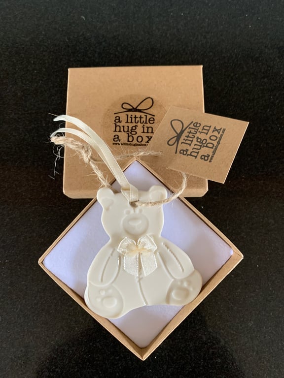 Hug in a box Porcelain Teddy (cream) Gift Tag