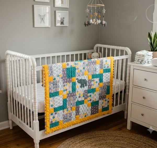 Baby Elephant cot quilt
