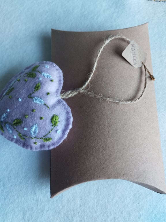 Wool felt handmade embroidered heart hanging decoration 