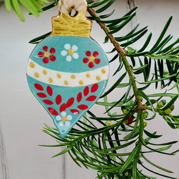 Ceramic teardrop bauble