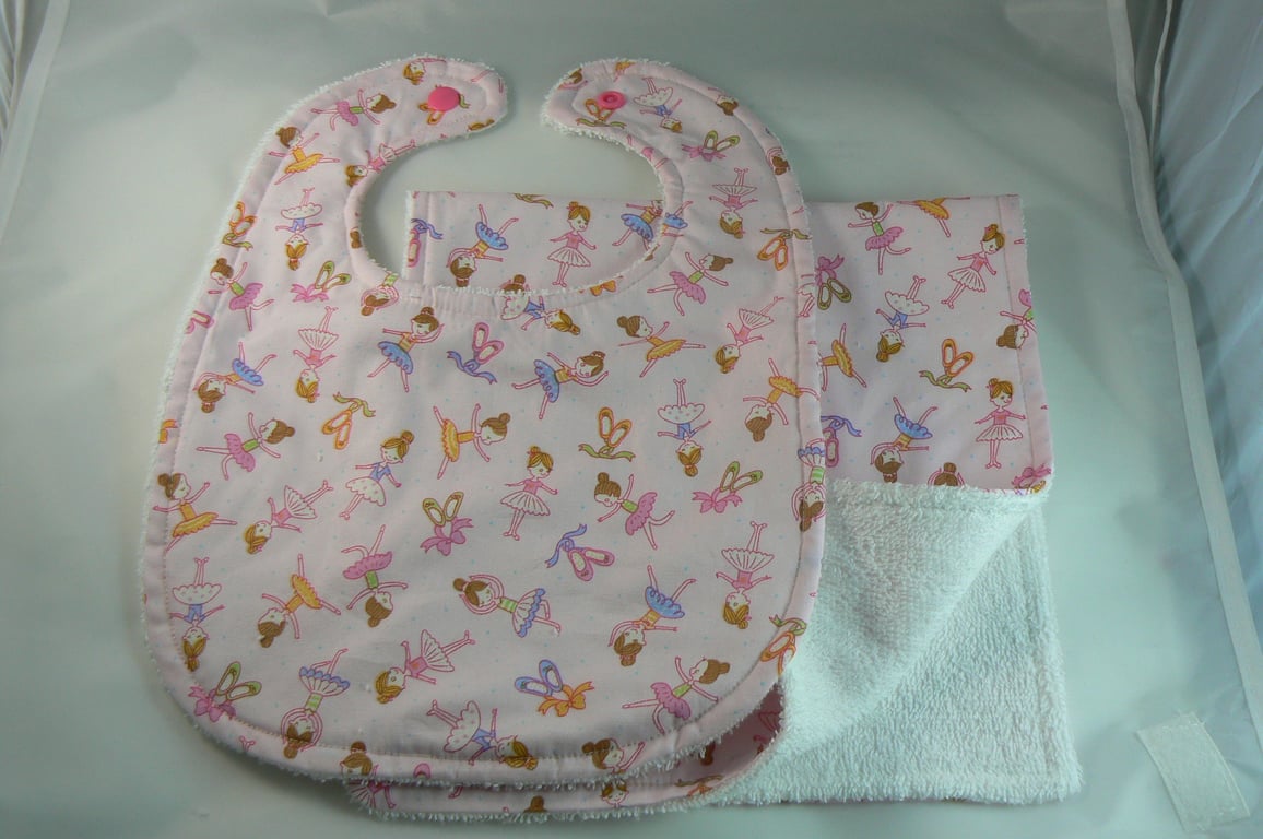 Bib and burp cloth (newborn)