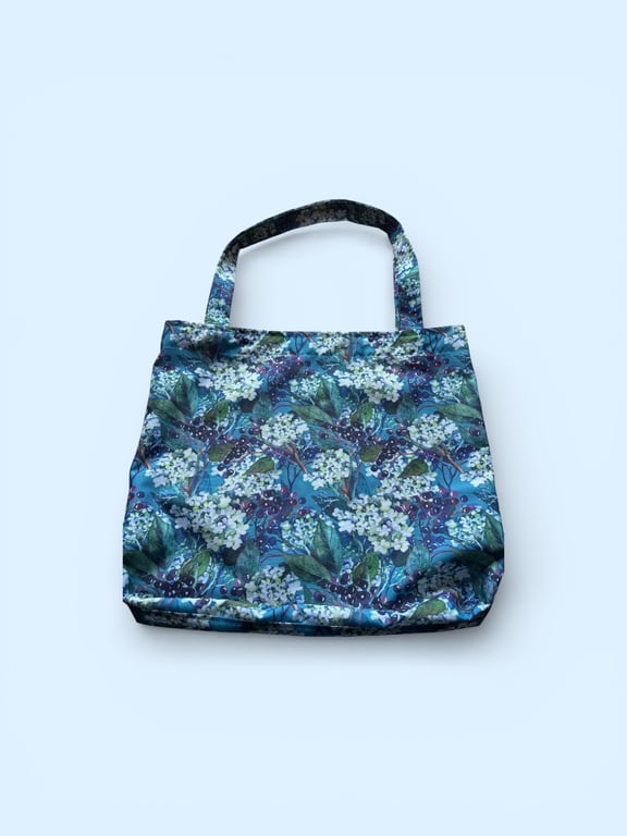 Showerproof Shopping Bag. 