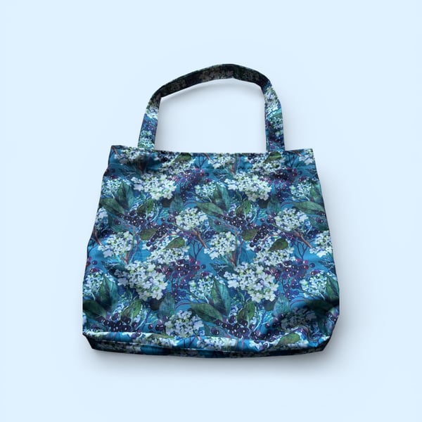 Showerproof Shopping Bag. 