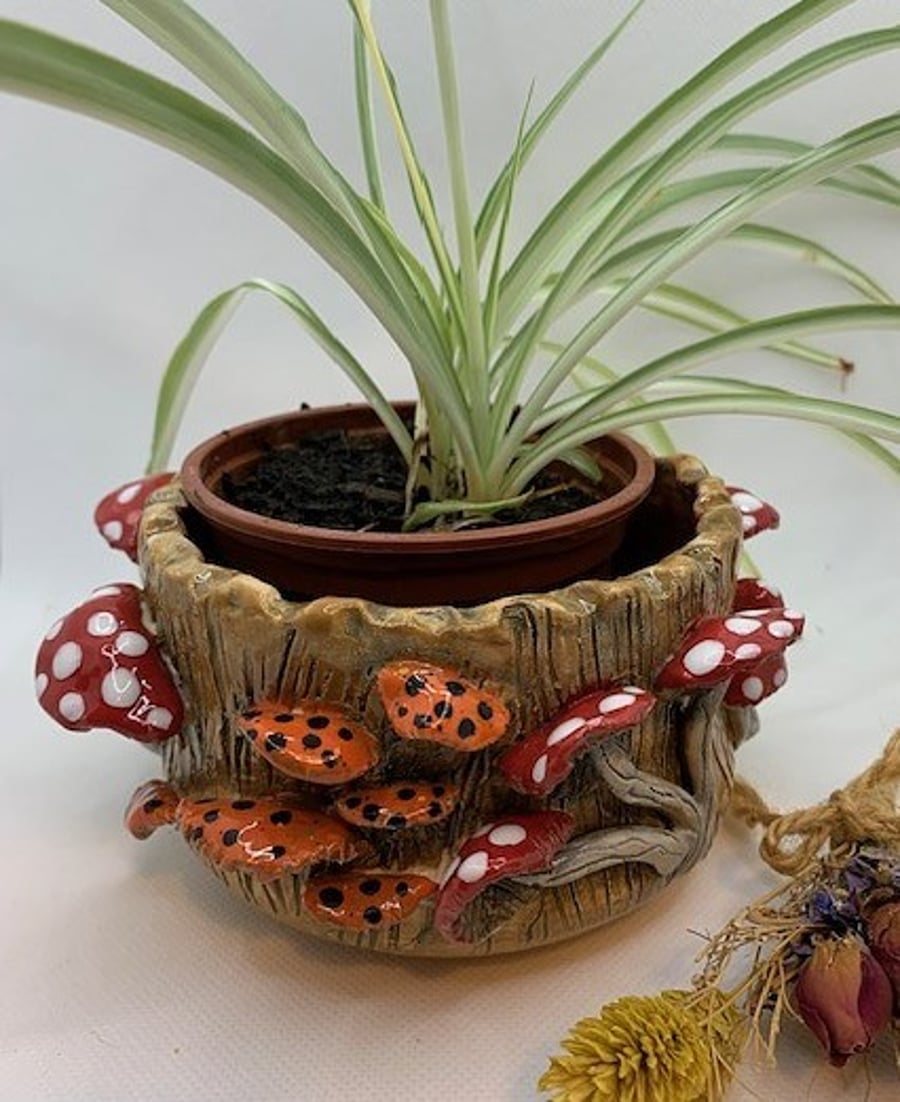 Ceramic Plant pot Folksy