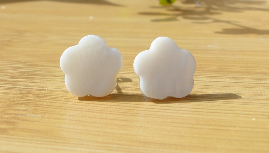 Mother of pearl white flower earrings - pretty for everyday.  one off  gift