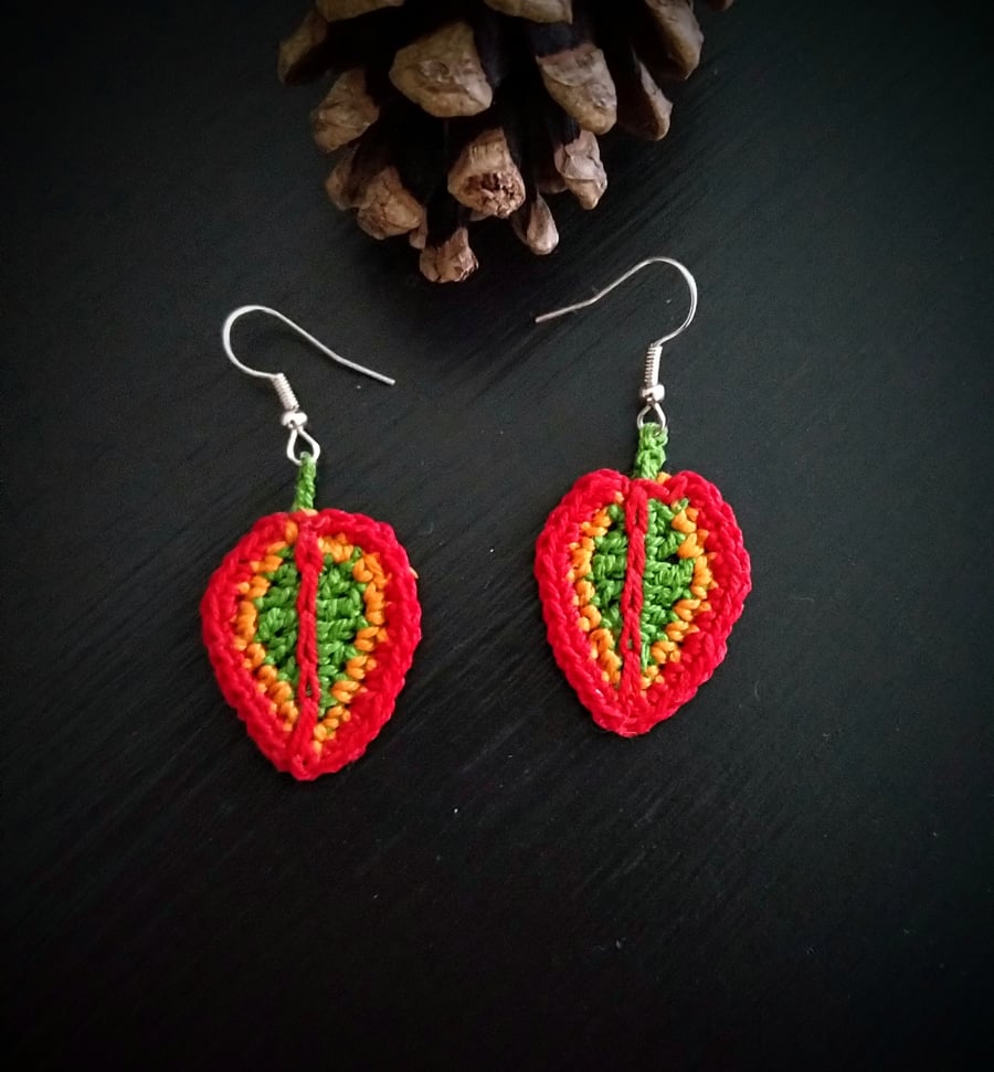 Crocheted multicoloured leaf earrings 