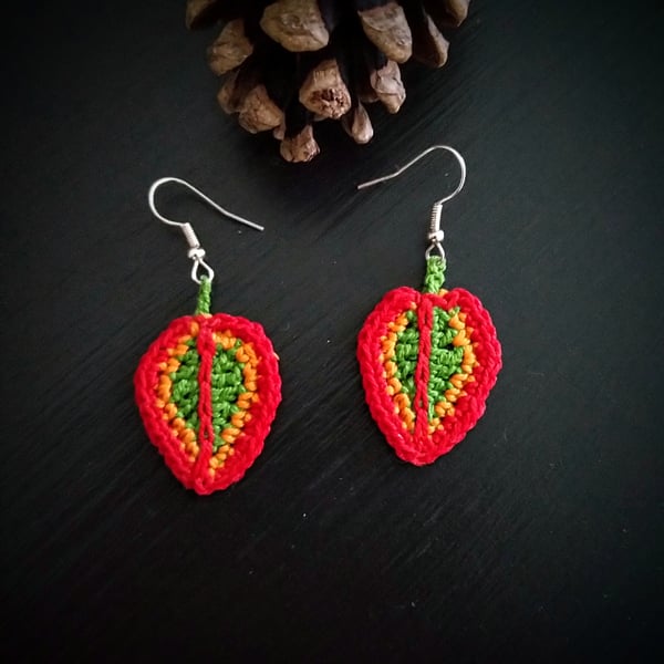 Crocheted multicoloured leaf earrings 
