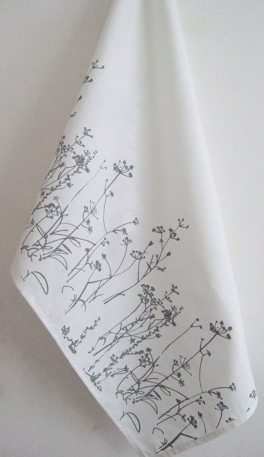 Meadow printed cotton tea towel white and grey