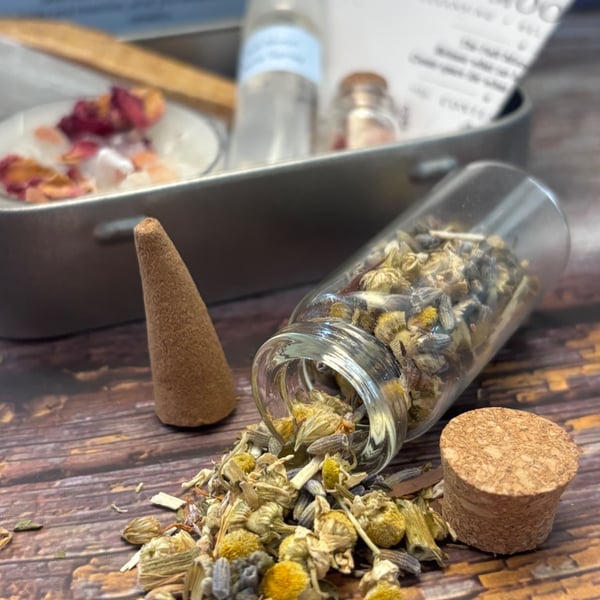 Full Moon Mini Travel Altar Tin Cleansing Release Realignment