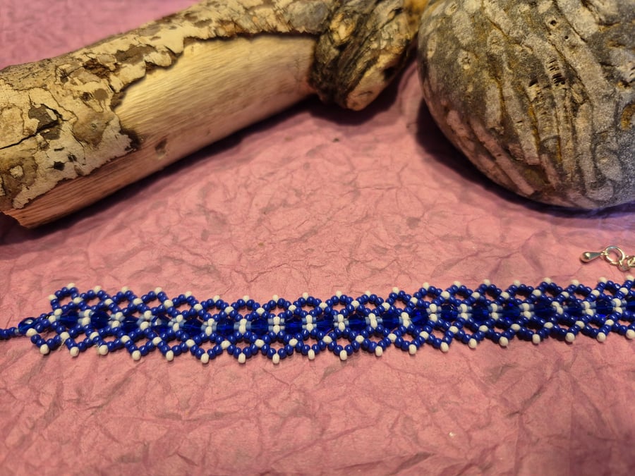 Pretty lace style beaded bracelet