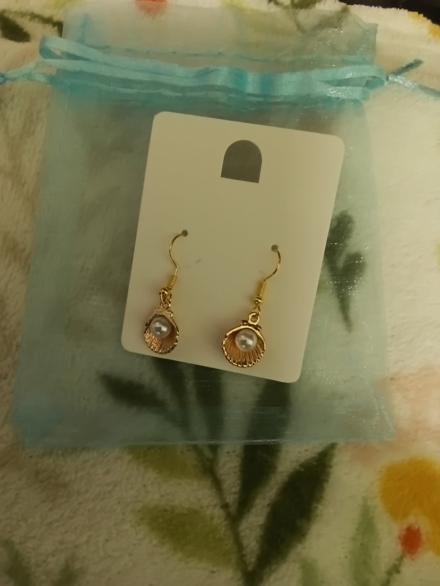 Cute little gold plated oyster shell earrings, faux pearl in centre, rose gold