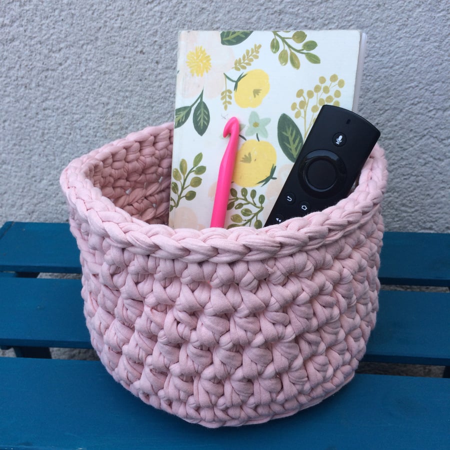 Crochet basket - blush pink