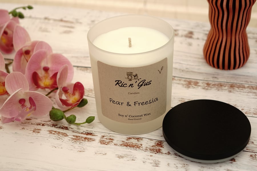 Ric N' Gus Scented Candle - Soy and Coconut wax -PEAR & FREESIA