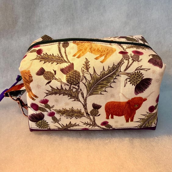 Highland 'coo' - Small boxy zipper pouch