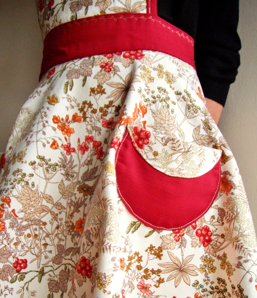 Vintage Floral Daisies and Berries Apron