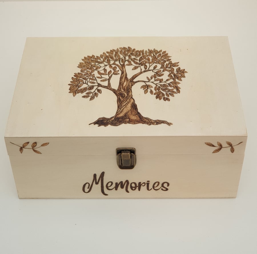 Pyrography tree, Memory box, keepsakes and photos storage box