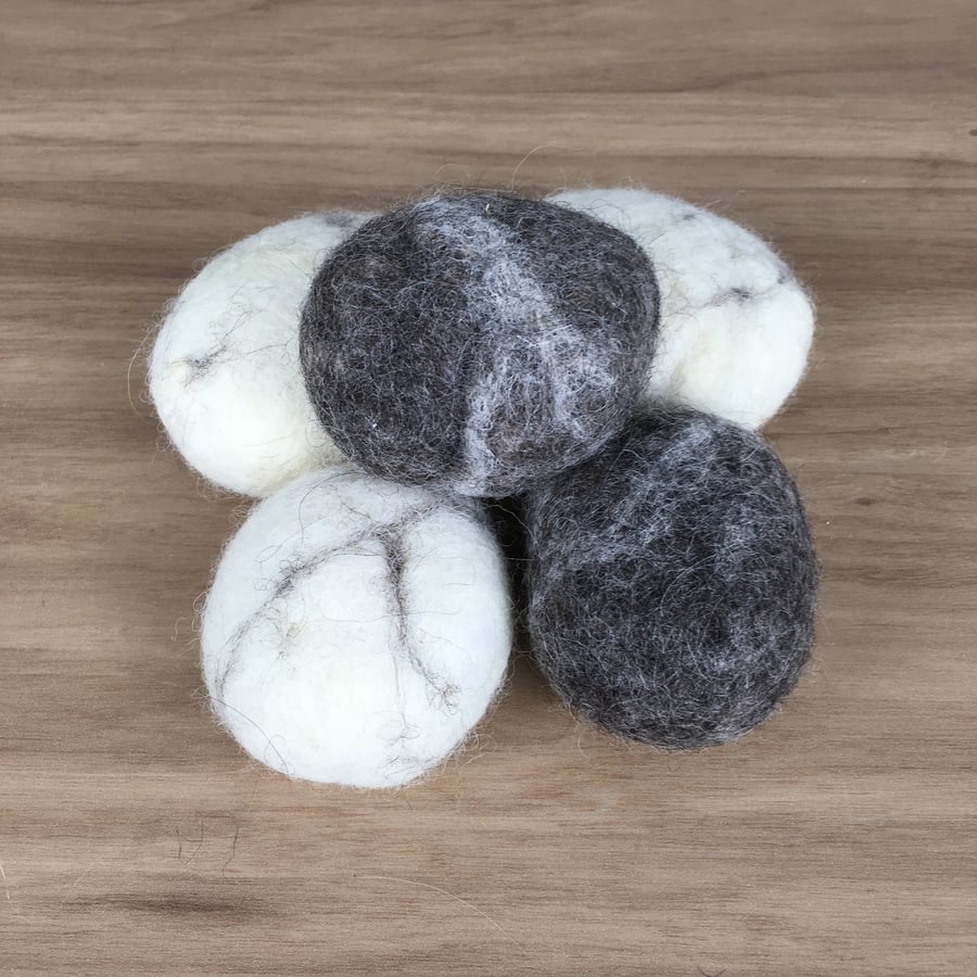 Decorative felted pebbles x 5