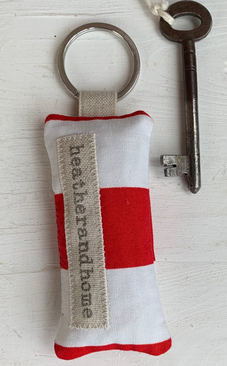 KEY RING - red and white stripes