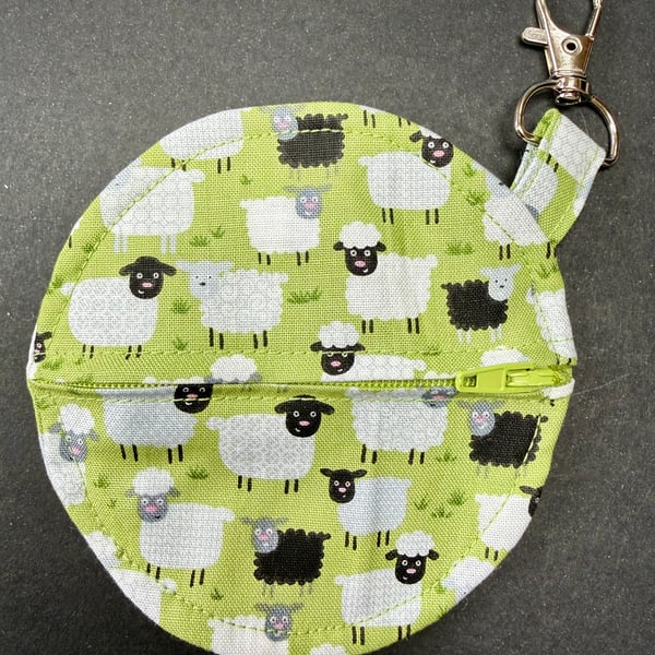 Circular zipped pouch (for earphones, keys, change etc...) - Sheep