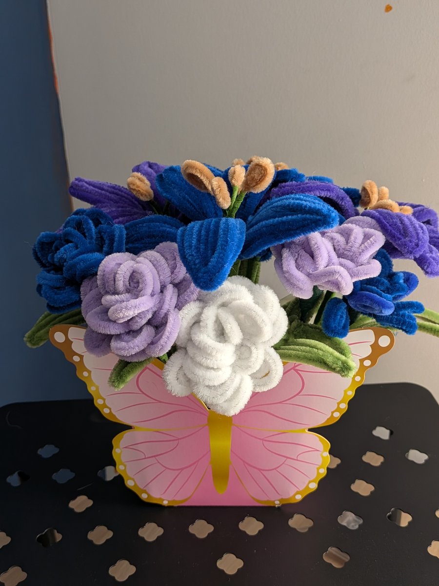 Butterfly box Blue and lilac bouquet 