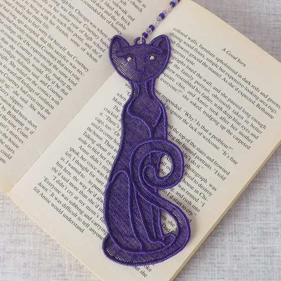 Bookmark, cat bookmark, embroidered lace.