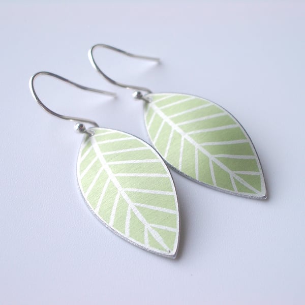  Green leaf oval earrings