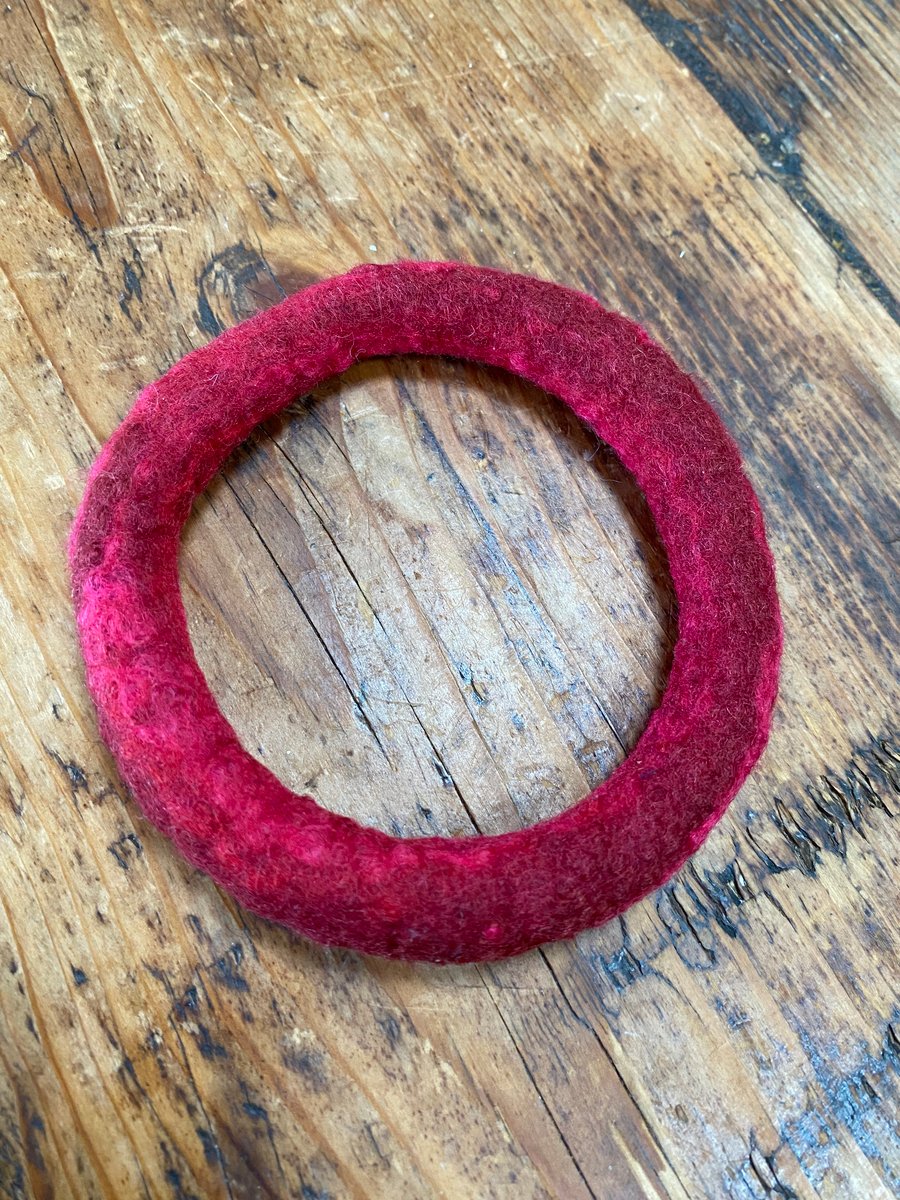 Red Felt Bracelet. (564)