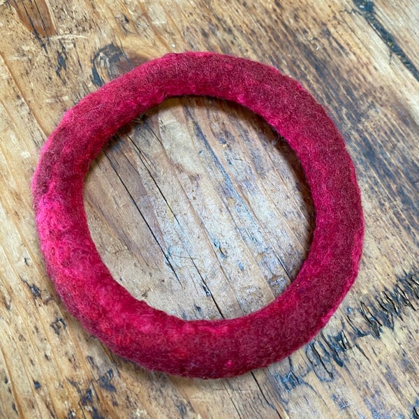 Red Felt Bracelet. (564)