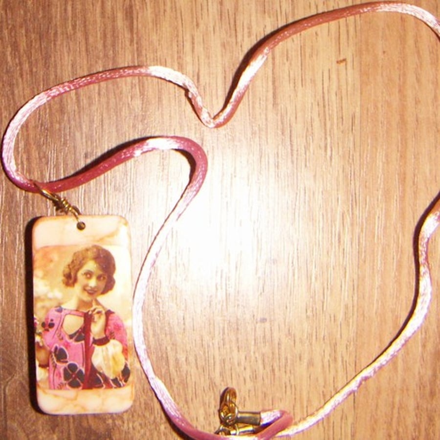 Domino pendant with vintage image - peach with pink