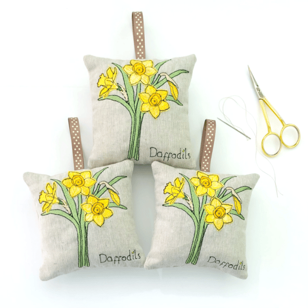 Daffodil Linen Lavender Bag 