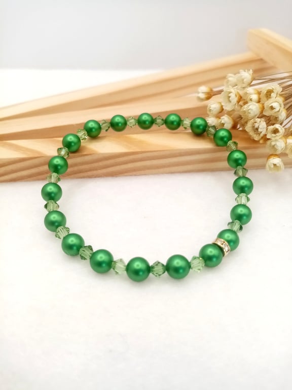 Pearl Bracelet - Eden Green Austrian Crystal Pearl Stretch Bracelet 