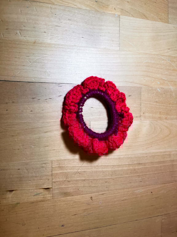 Crochet Daisy Scrunchie