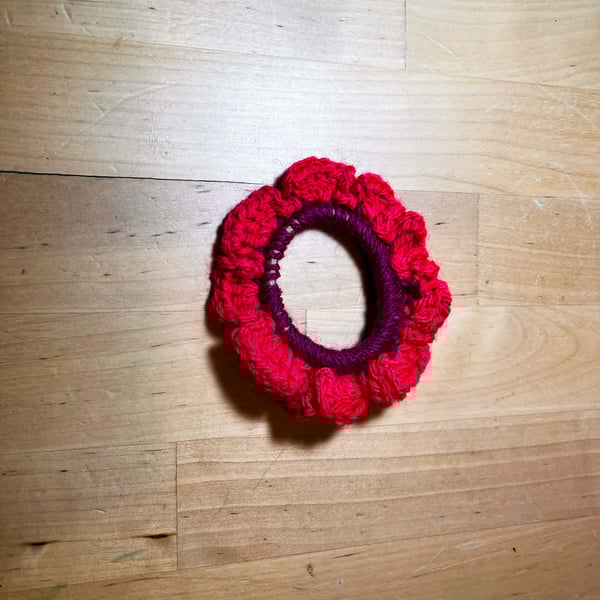 Crochet Daisy Scrunchie
