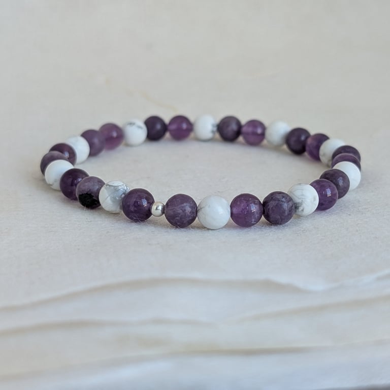 Crown chakra stretch gemstone bracelet with amethyst, lepidolite and howlite 