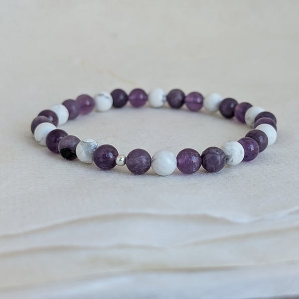 Crown chakra stretch gemstone bracelet with amethyst, lepidolite and howlite 