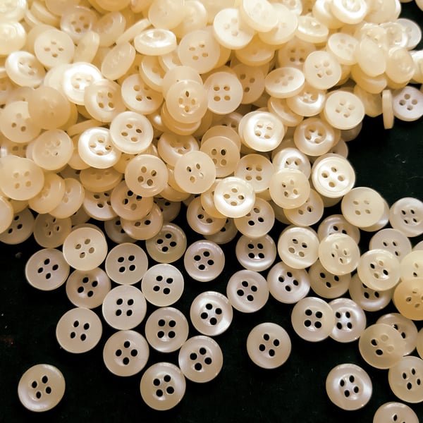 10mm, 4-hole off-white buttons in packs of 20, 50 or 100, small buttons