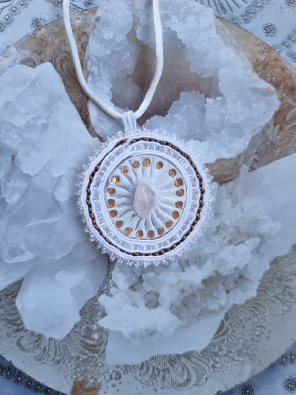 Golden Timekeeper – White & Gold Amulet with Rose Quartz and Soutache