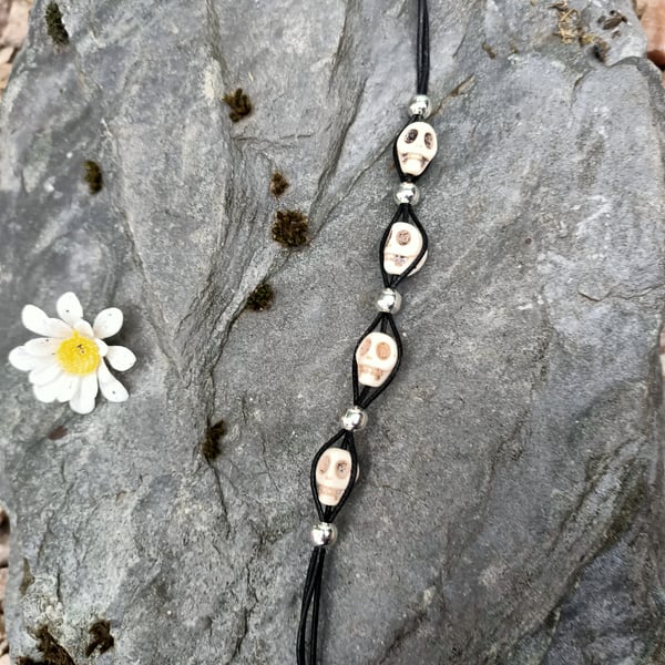 Skull skeleton beaded charm bracelet cotton silver plate howlite