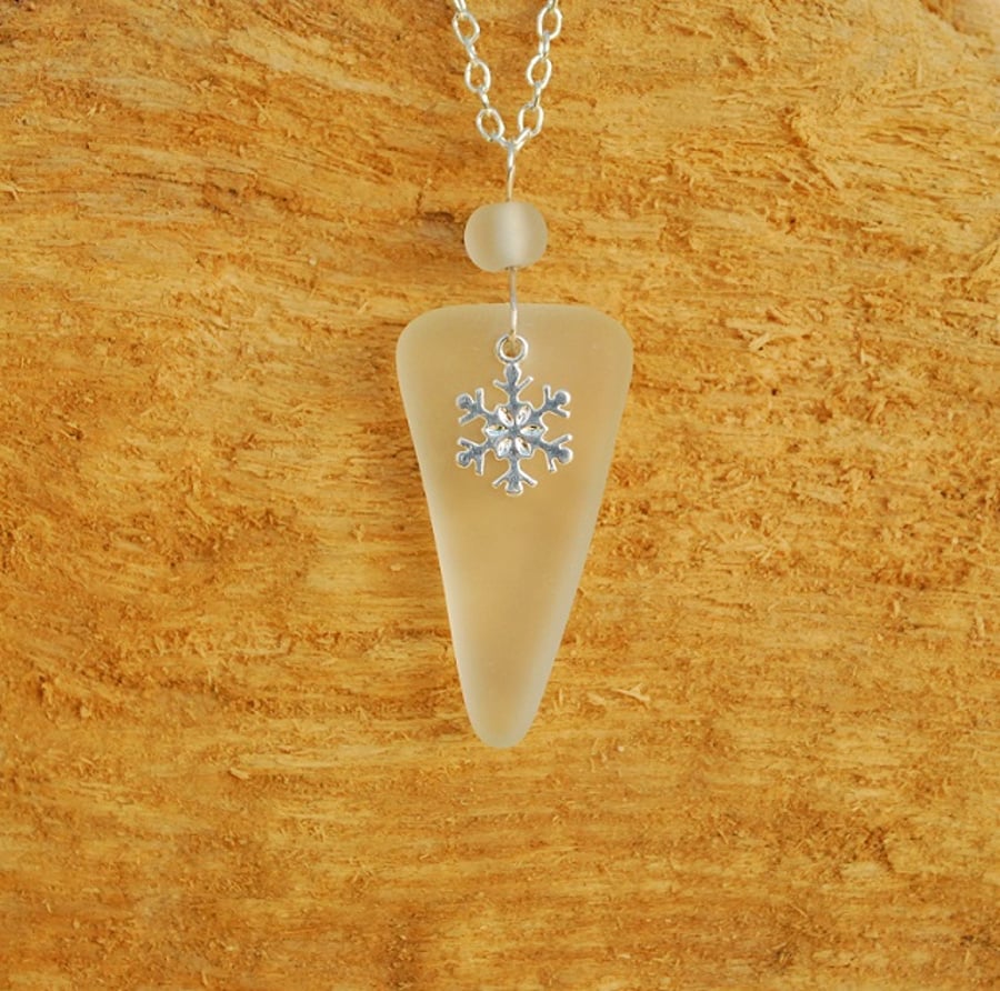 Icicle pendant with snowflake charm