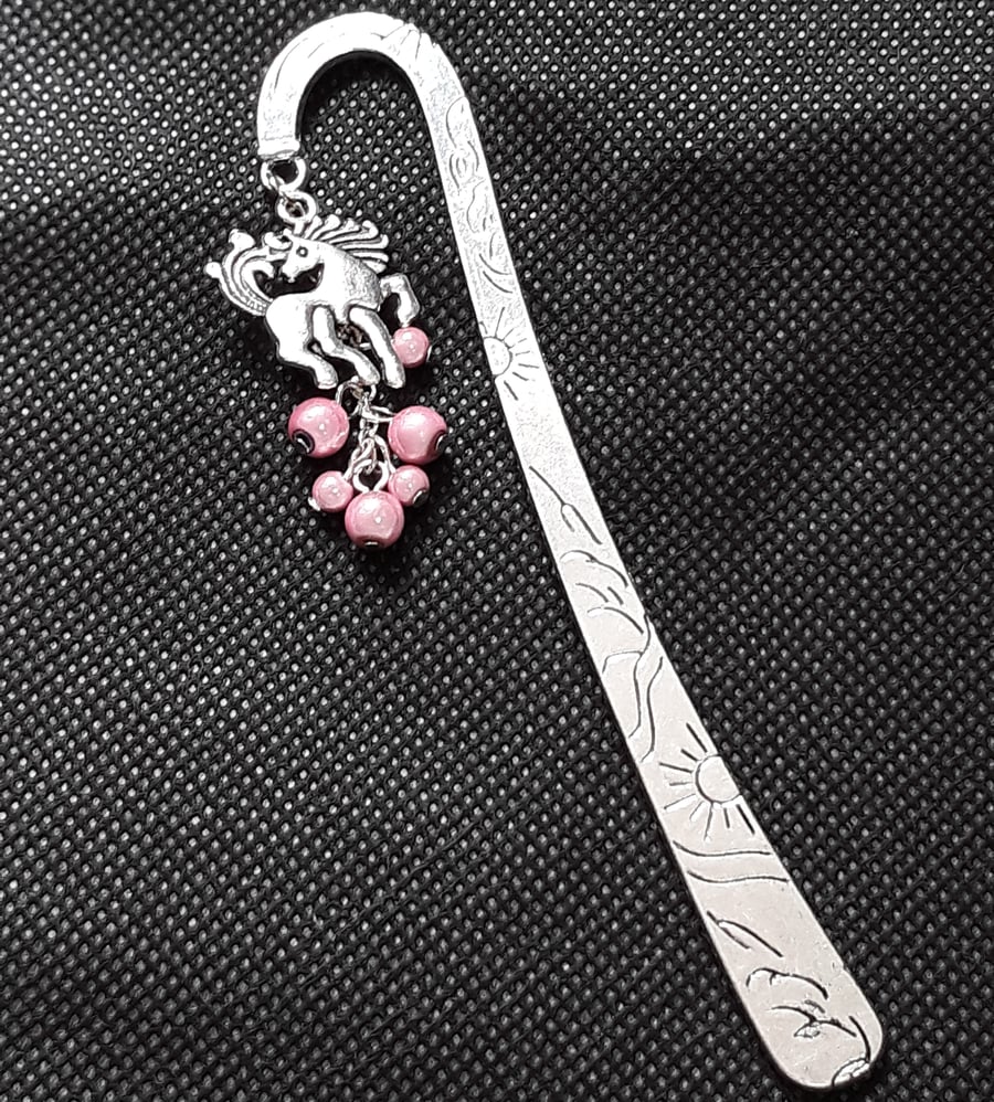 BM16 Unicorn bookmark with pink miracle beads