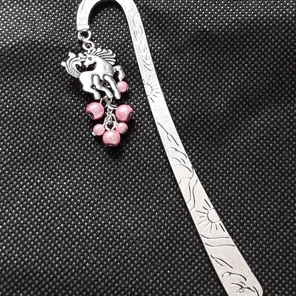 BM16 Unicorn bookmark with pink miracle beads