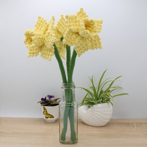  Macrame flowers, Daffodils, everlasting flowers - textile daffodil