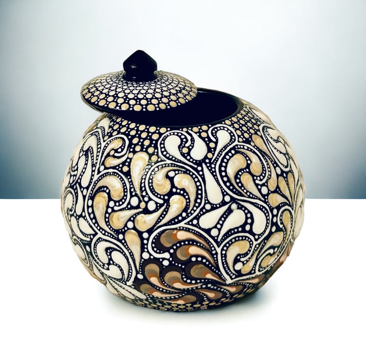 Champagne Swirls Tealight Holder with lid Folksy