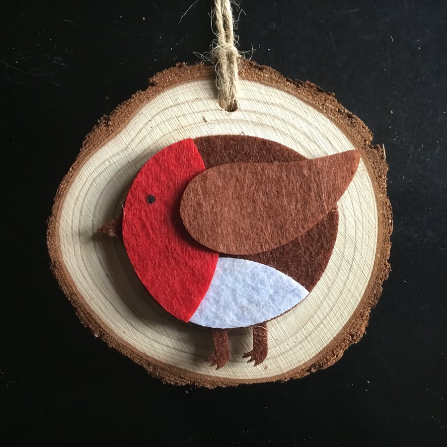 Robin wood slice decorations
