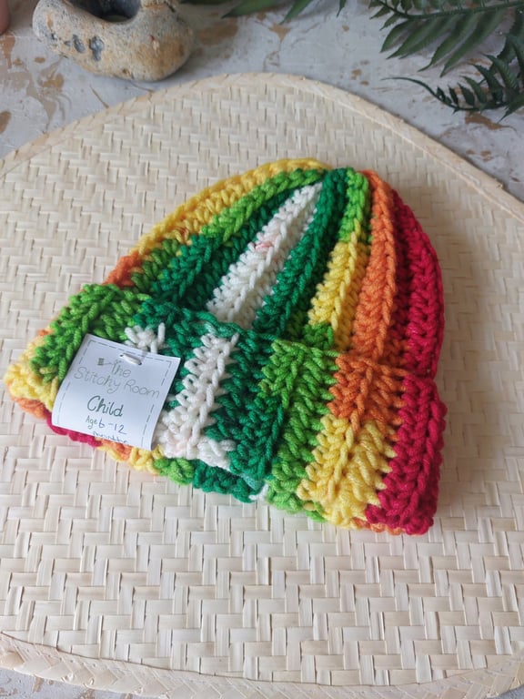 Crochet Hat Beanie Red & Green Age 6-12 Months