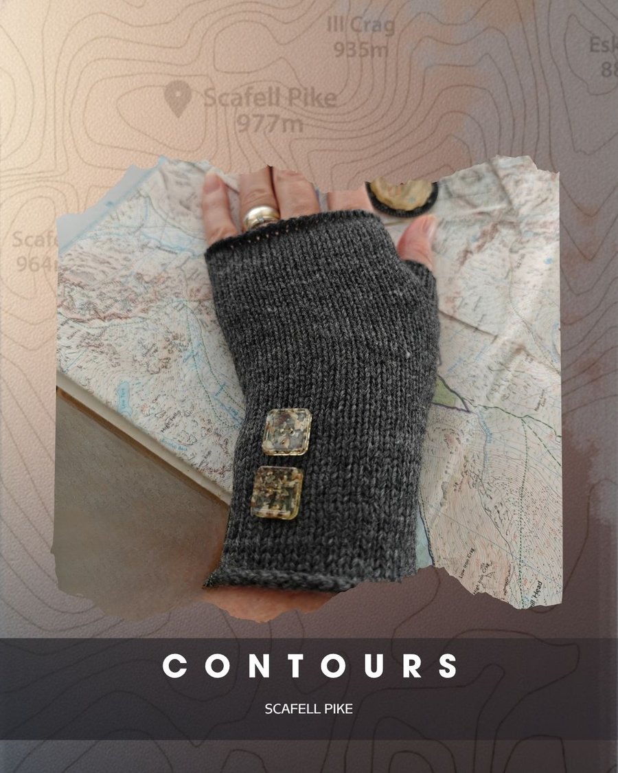 Merino Wool Grey Fingerless Gloves. Texting Gloves. Button gloves. Christmas