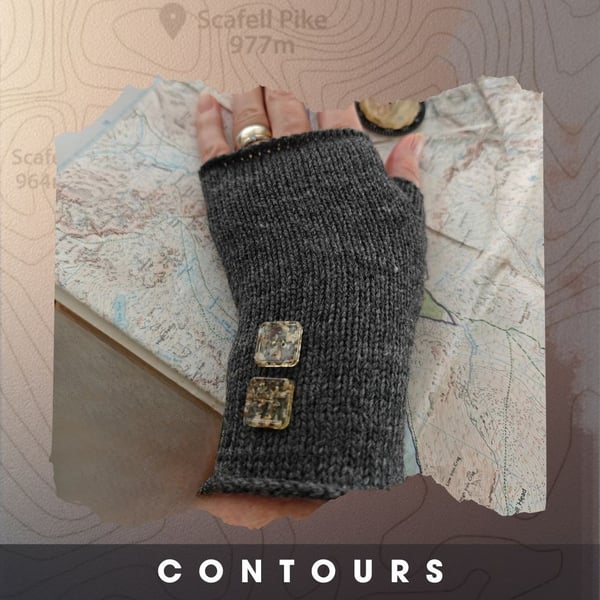 Merino Wool Grey Fingerless Gloves. Texting Gloves. Button gloves. Christmas