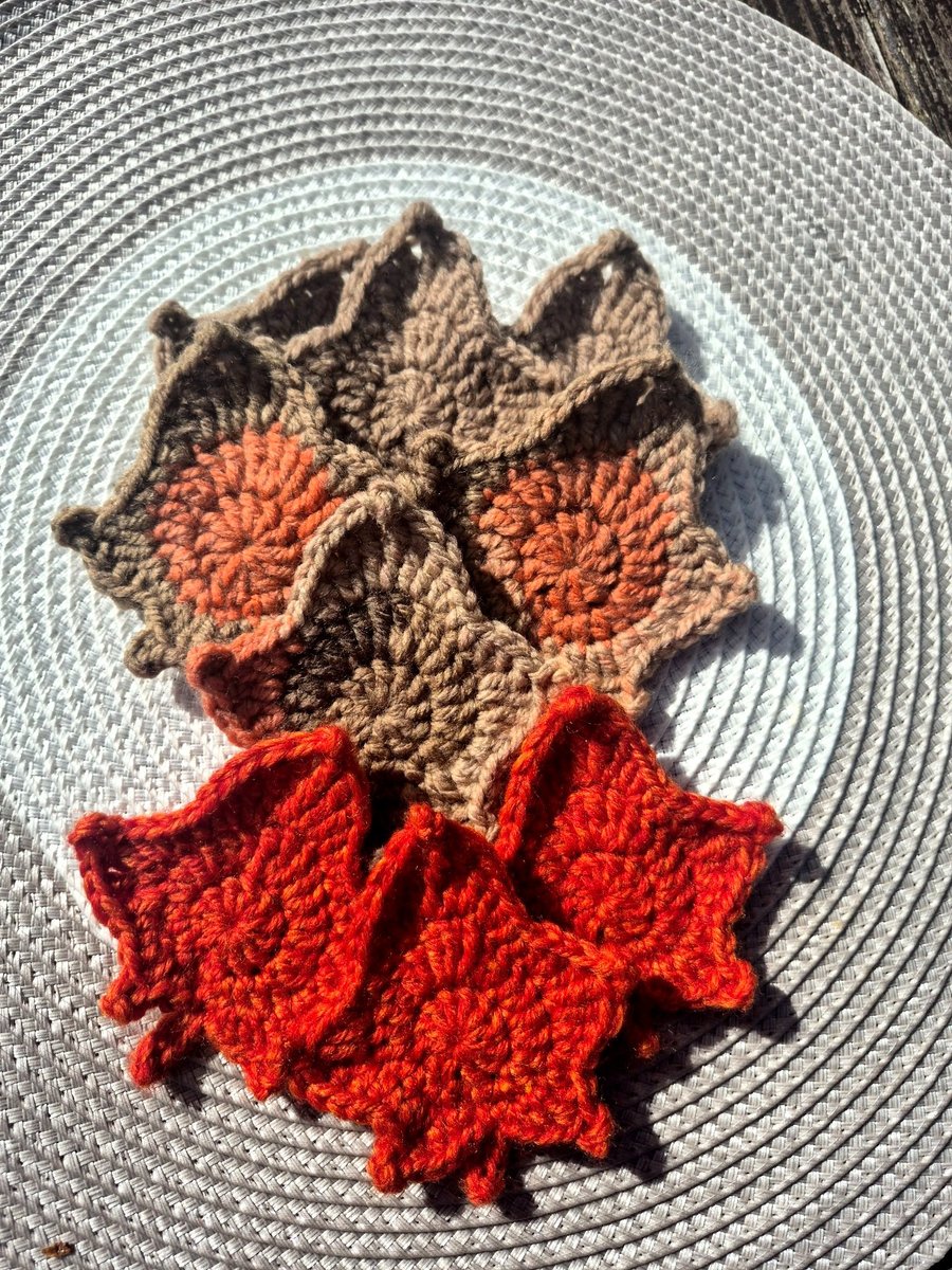 Image of Crochet maple leaves