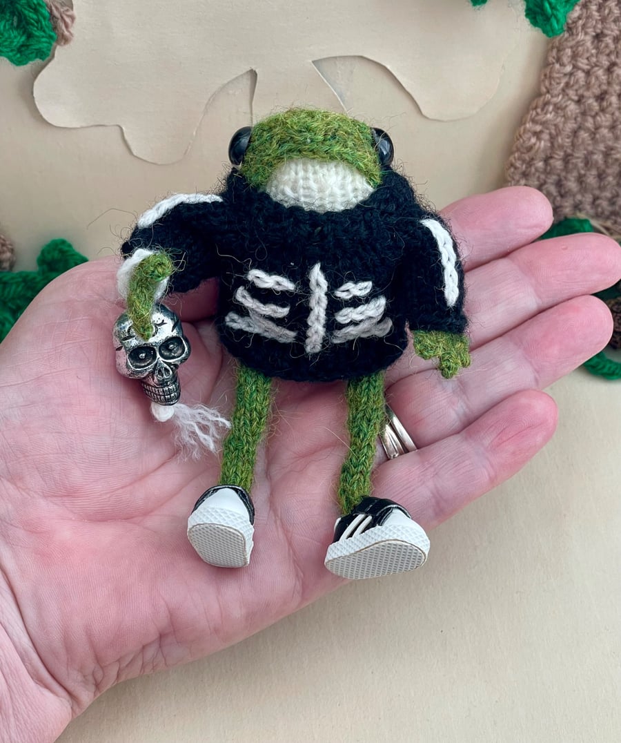  Handmade Spooky Skeleton Frog, Gothic Halloween Knitted Frog Ornament