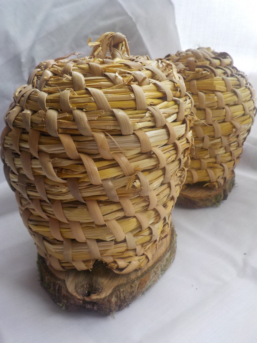 Miniature Bee hive, bee Skep, style, honey pot cover, beekeeping, natural, 